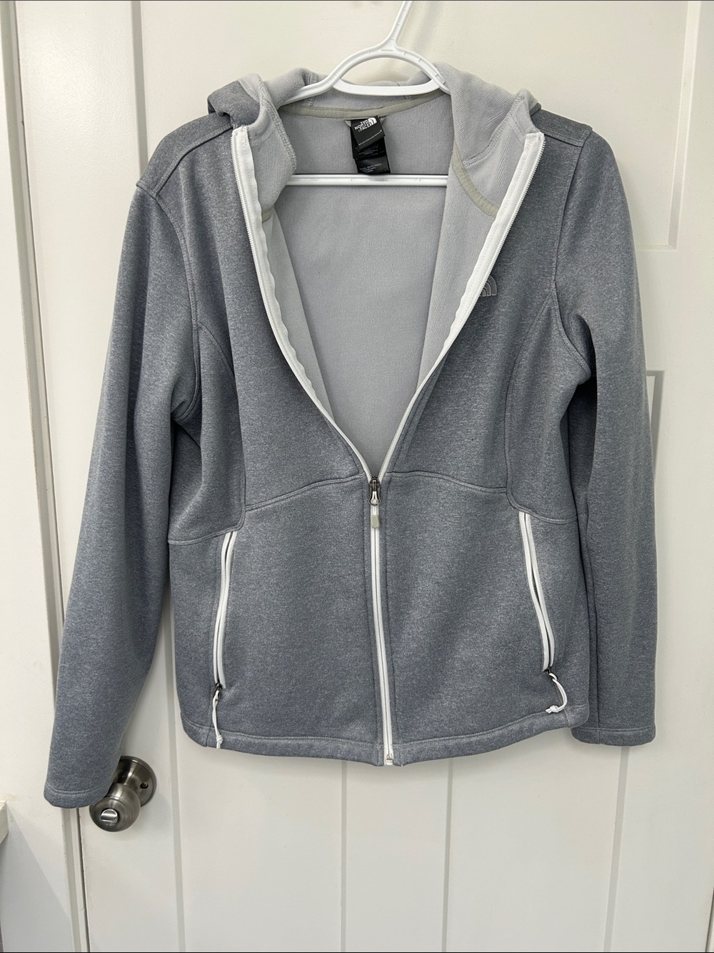 The North Face Women's Light Gray Full-Zip Hooded Fleece Jacket
